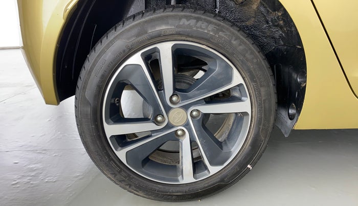 2020 Tata ALTROZ XZ 1.2, Petrol, Manual, 10,219 km, Right Rear Wheel