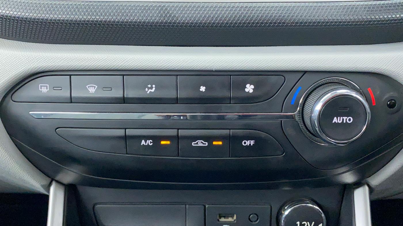2020 Tata ALTROZ XZ 1.2, Petrol, Manual, 10,219 km, Automatic Climate Control