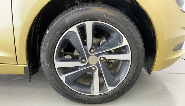 2020 Tata ALTROZ XZ 1.2, Petrol, Manual, 10,219 km, Right Front Wheel