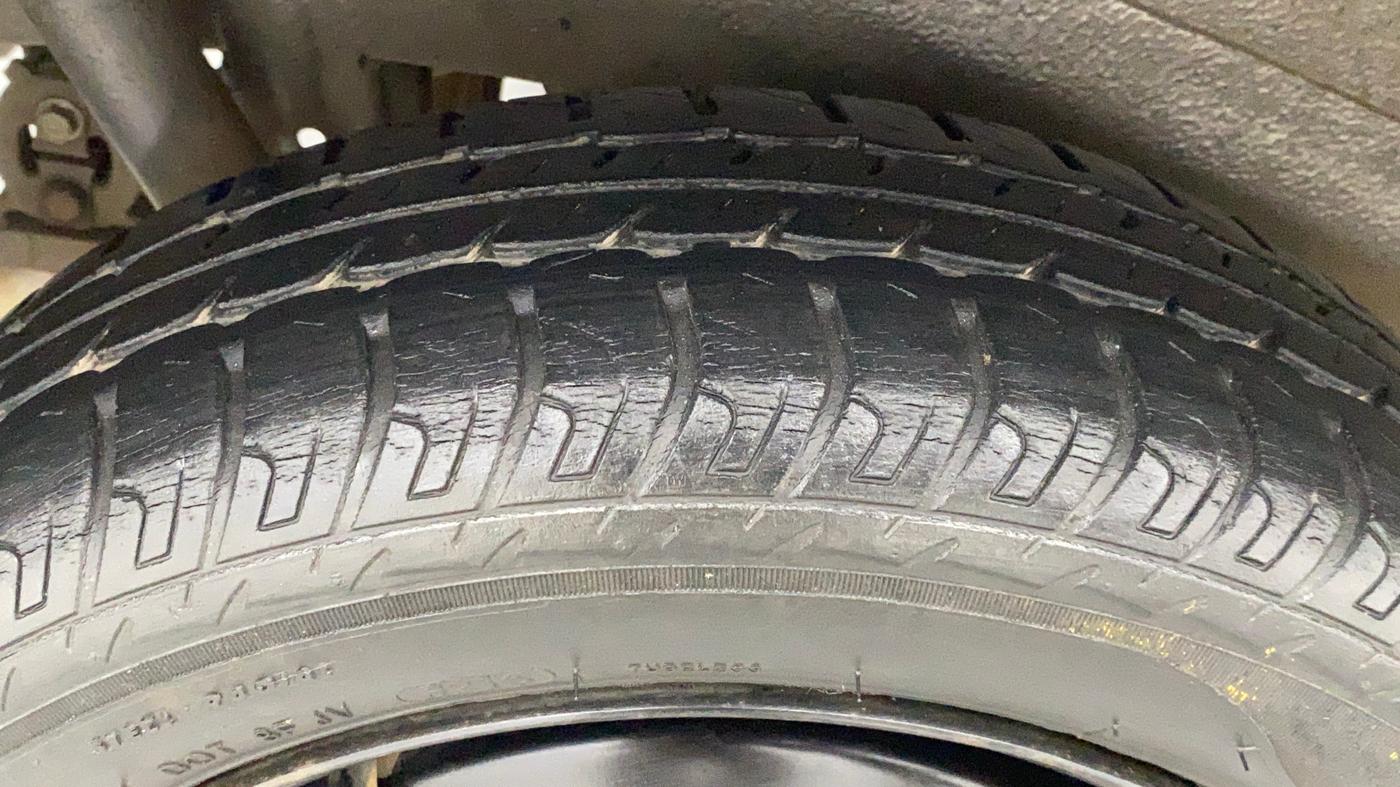 2015 Maruti Wagon R 1.0 VXI, Petrol, Manual, 31,305 km, Right Rear Tyre Tread