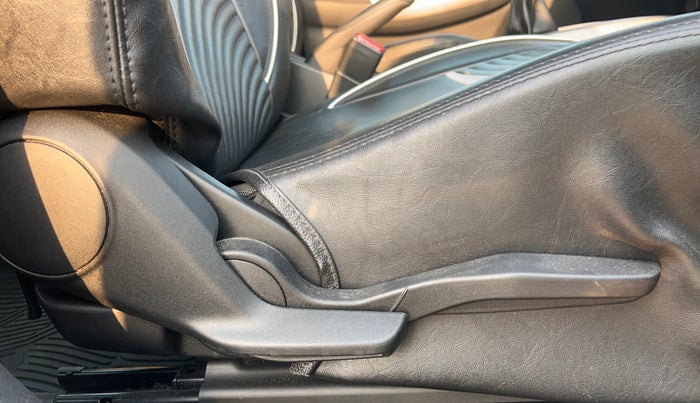 2019 Maruti Baleno ALPHA PETROL 1.2, Petrol, Manual, 1,05,514 km, Driver Side Adjustment Panel