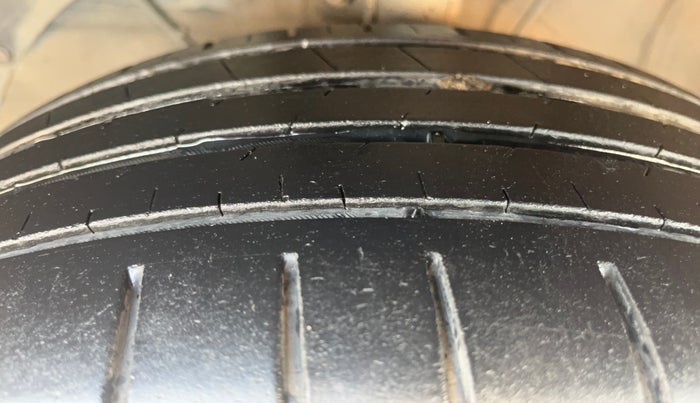 2019 Maruti Baleno ALPHA PETROL 1.2, Petrol, Manual, 1,05,514 km, Left Front Tyre Tread