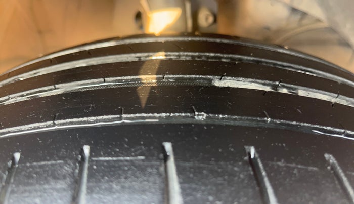 2019 Maruti Baleno ALPHA PETROL 1.2, Petrol, Manual, 1,05,514 km, Right Front Tyre Tread