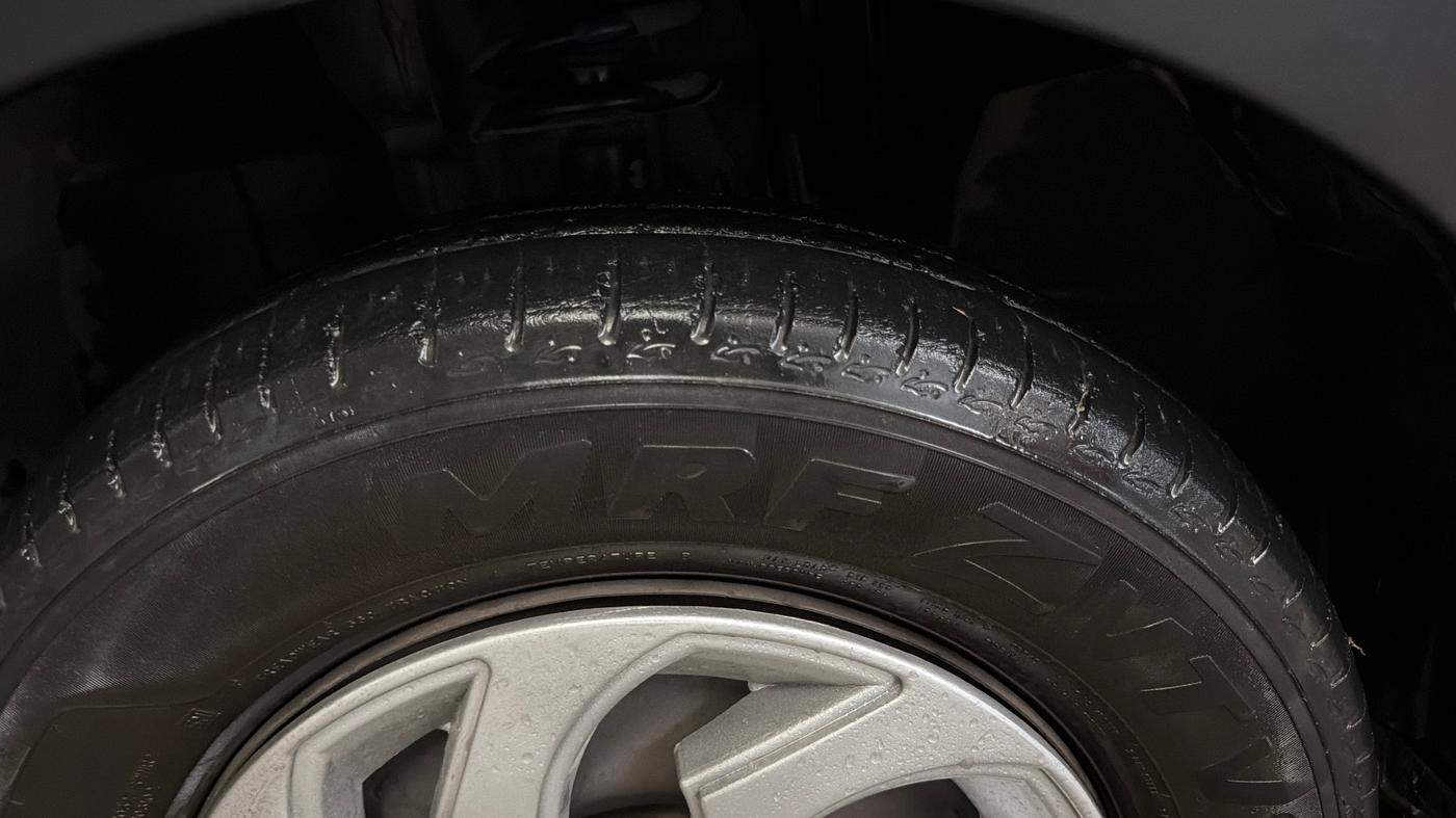 2021 Renault TRIBER RXT, Petrol, Manual, 44,363 km, Left Front Tyre Tread