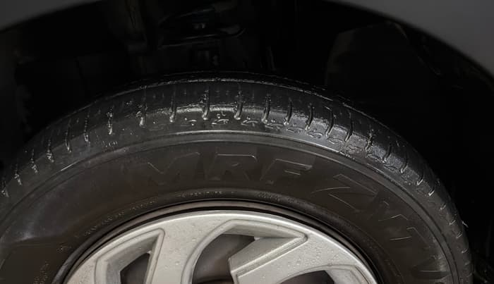 2021 Renault TRIBER RXT, Petrol, Manual, 44,363 km, Left Front Tyre Tread