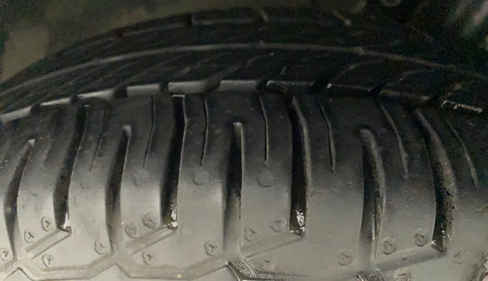 2011 Volkswagen Polo TRENDLINE 1.2L PETROL, Petrol, Manual, 91,193 km, Left Front Tyre Tread
