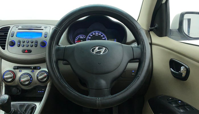 2016 Hyundai i10 SPORTZ 1.1 IRDE2, Petrol, Manual, 26,628 km, Steering Wheel Close Up