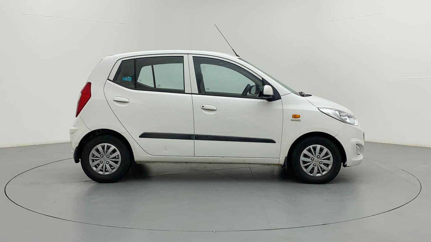 2016 Hyundai i10 SPORTZ 1.1 IRDE2, Petrol, Manual, 26,628 km, Right Side