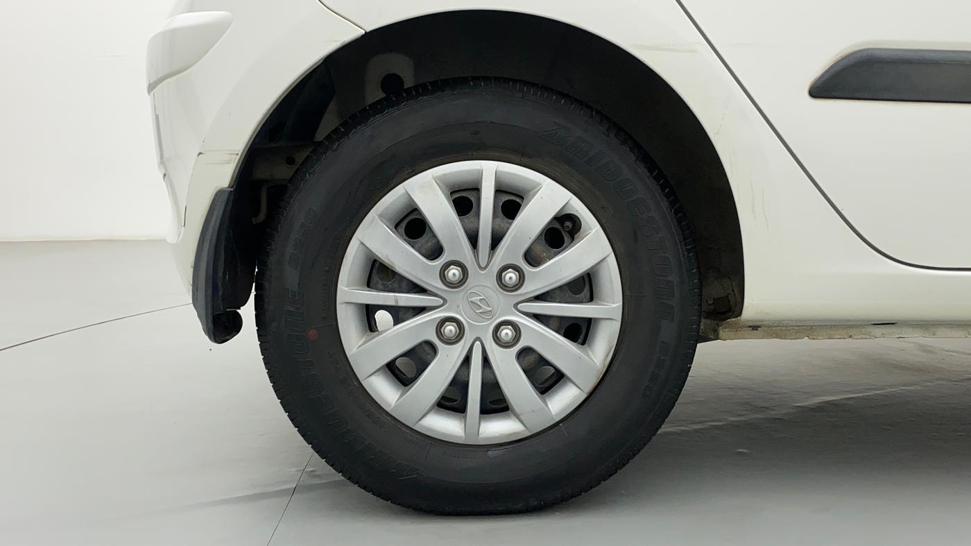 2016 Hyundai i10 SPORTZ 1.1 IRDE2, Petrol, Manual, 26,628 km, Right Rear Wheel