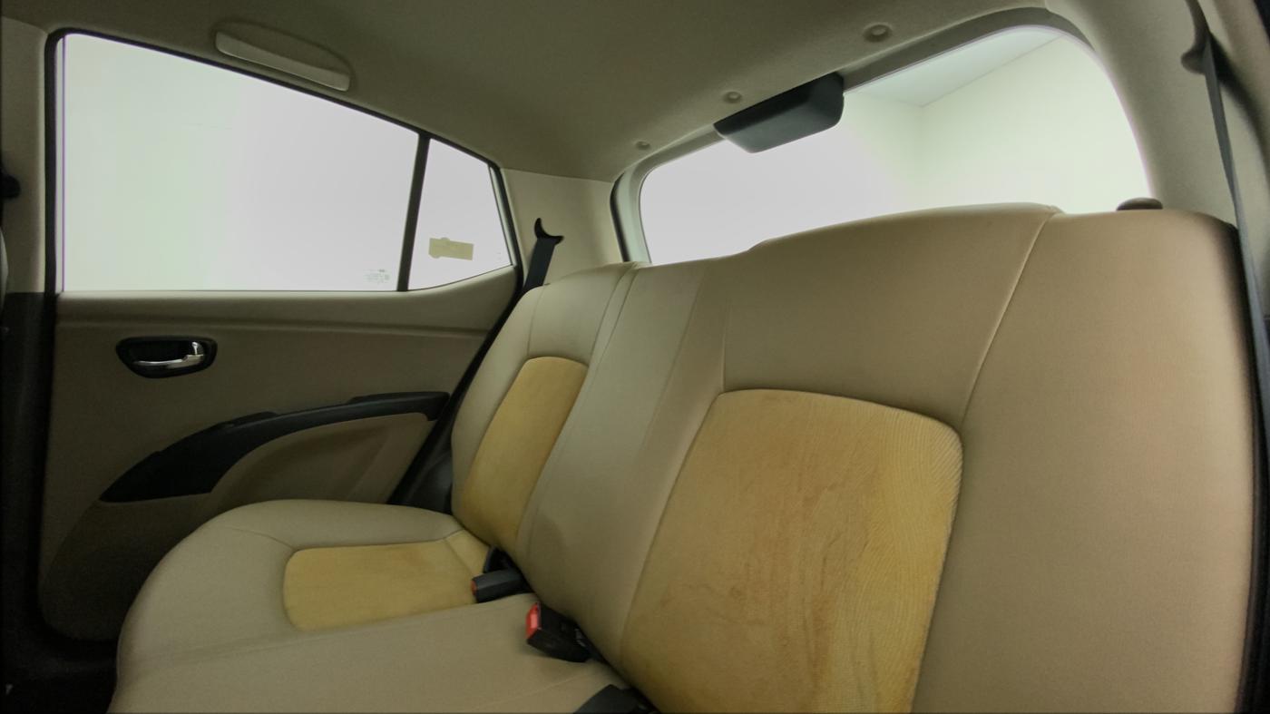 2016 Hyundai i10 SPORTZ 1.1 IRDE2, Petrol, Manual, 26,628 km, Right Side Rear Door Cabin