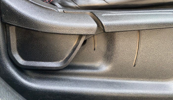 2020 Hyundai NEW I20 SPORTZ 1.0T GDI IMT, Petrol, Manual, 66,432 km, Driver Side Adjustment Panel