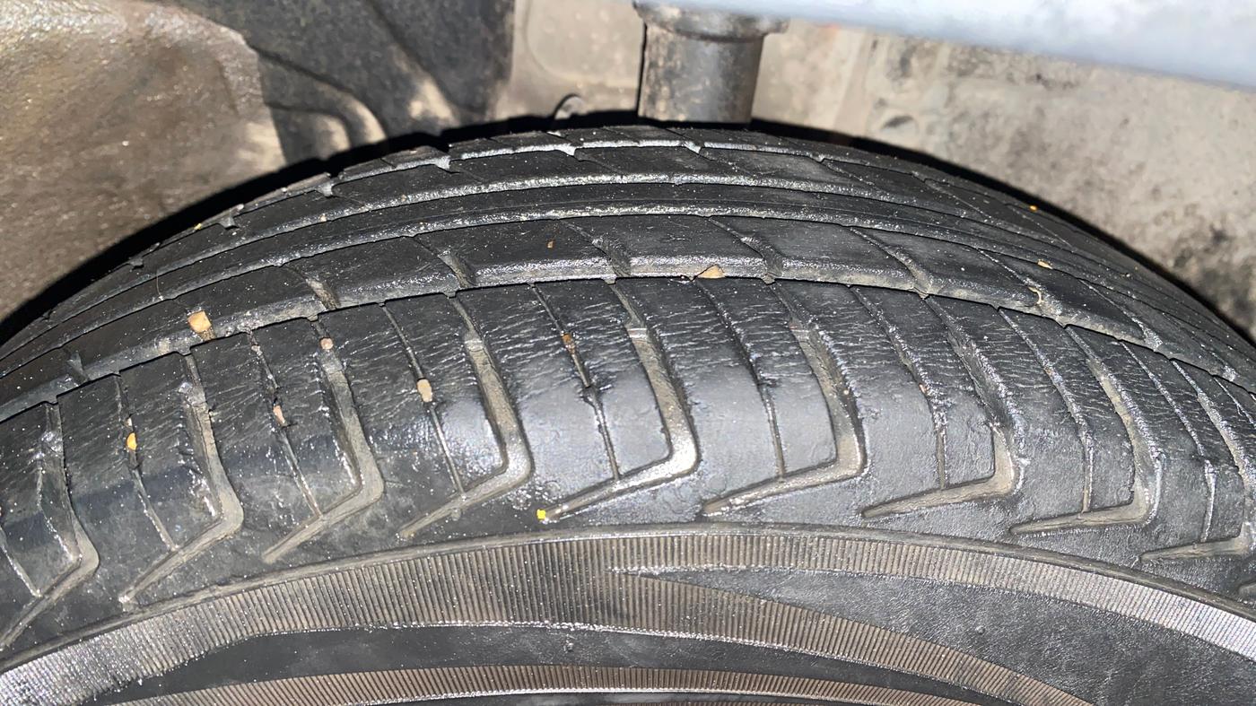2019 Renault Kwid RXT 1.0 AMT (O), Petrol, Automatic, 50,648 km, Right Front Tyre Tread