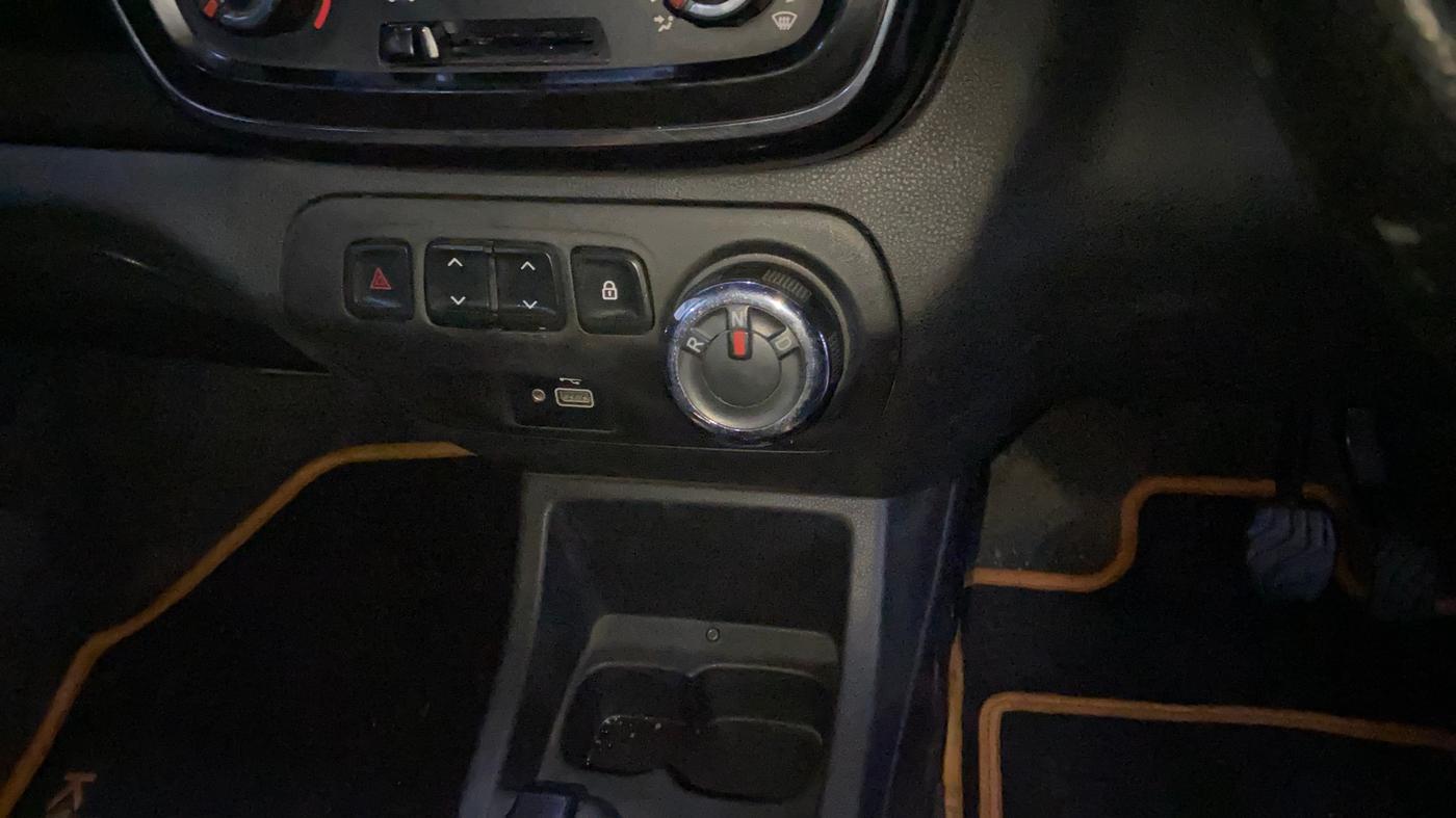 2019 Renault Kwid RXT 1.0 AMT (O), Petrol, Automatic, 50,648 km, Gear Lever