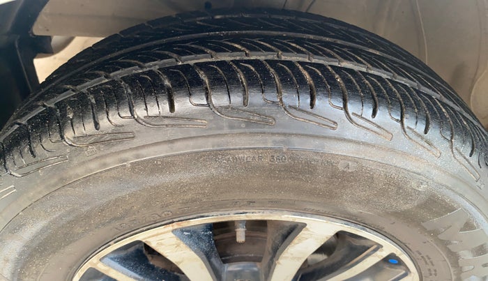 2021 Maruti Swift VXI, Petrol, Manual, 1,24,239 km, Left Front Tyre Tread