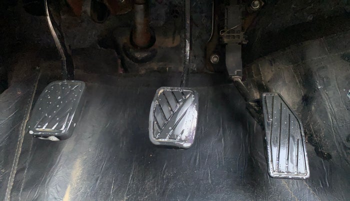 2021 Maruti Swift VXI, Petrol, Manual, 1,24,239 km, Pedals