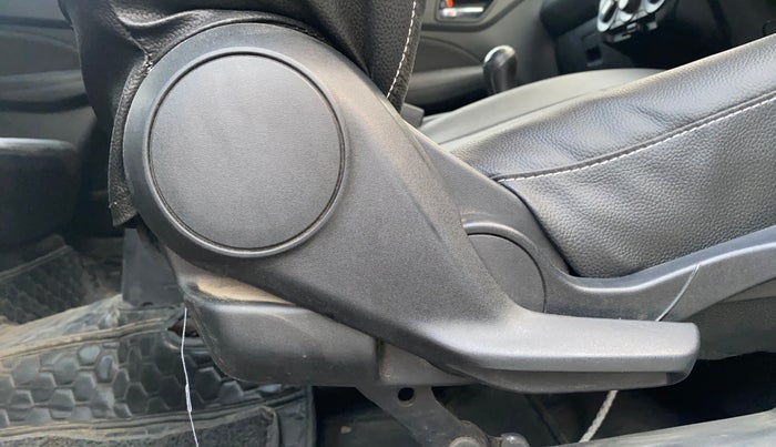 2021 Maruti Swift VXI, Petrol, Manual, 1,24,239 km, Driver Side Adjustment Panel