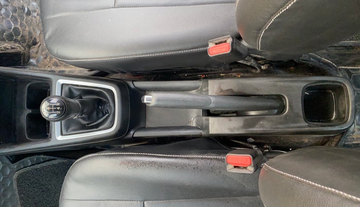 2021 Maruti Swift VXI, Petrol, Manual, 1,24,239 km, Gear Lever