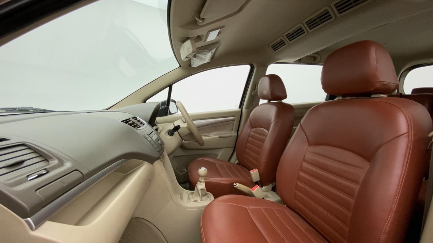 2013 Maruti Ertiga VXI, Petrol, Manual, 99,480 km, Right Side Front Door Cabin