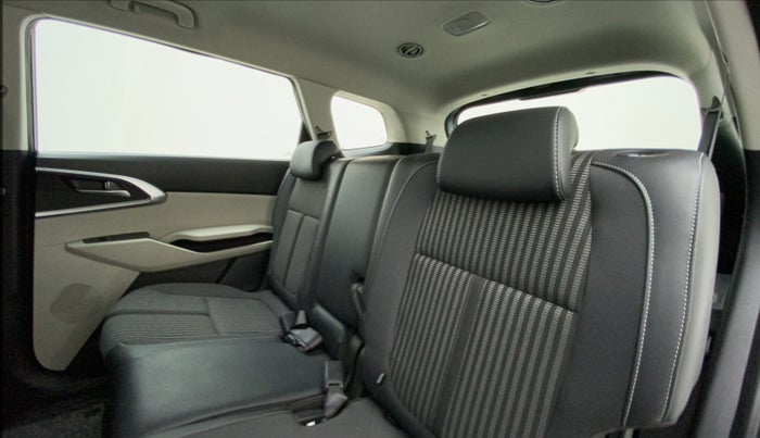2022 KIA CARENS PRESTIGE 1.5 PETROL 7 STR, Petrol, Manual, 5,367 km, Right Side Rear Door Cabin