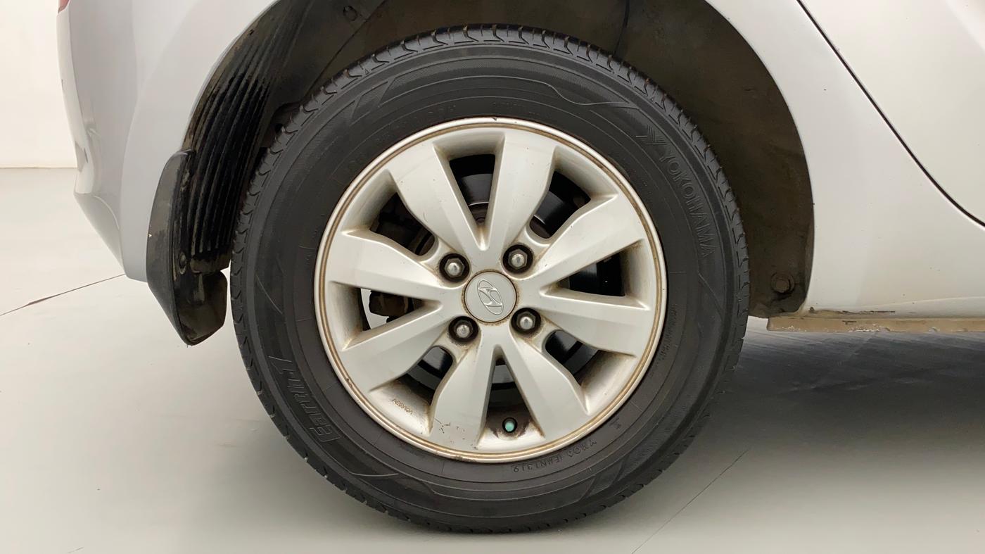 2012 Hyundai i20 SPORTZ 1.4 CRDI, Diesel, Manual, 1,01,771 km, Right Rear Wheel