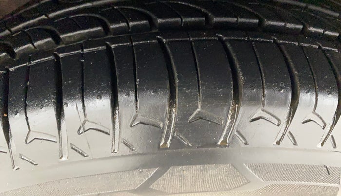 2014 Hyundai Grand i10 ASTA AT 1.2 KAPPA VTVT, Petrol, Automatic, 23,305 km, Left Front Tyre Tread