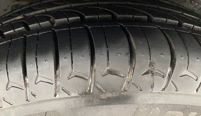 2014 Hyundai Grand i10 ASTA AT 1.2 KAPPA VTVT, Petrol, Automatic, 23,305 km, Right Rear Tyre Tread