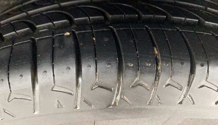 2014 Hyundai Grand i10 ASTA AT 1.2 KAPPA VTVT, Petrol, Automatic, 23,305 km, Left Rear Tyre Tread