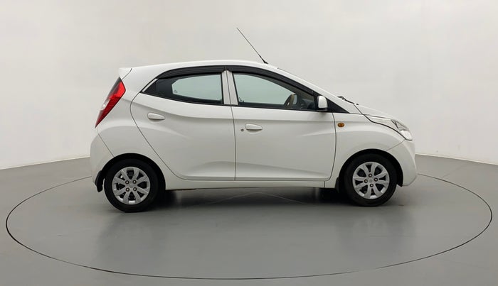2016 Hyundai Eon SPORTZ, Petrol, Manual, 32,561 km, Right Side