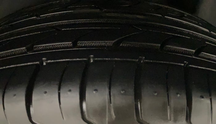 2018 Jeep Compass LIMITED 1.4 PETROL AT, Petrol, Automatic, 55,718 km, Left Rear Tyre Tread