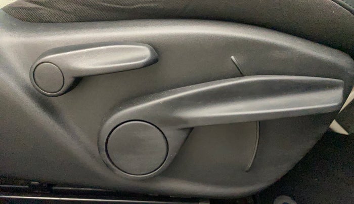 2018 Jeep Compass LIMITED 1.4 PETROL AT, Petrol, Automatic, 55,718 km, Driver Side Adjustment Panel