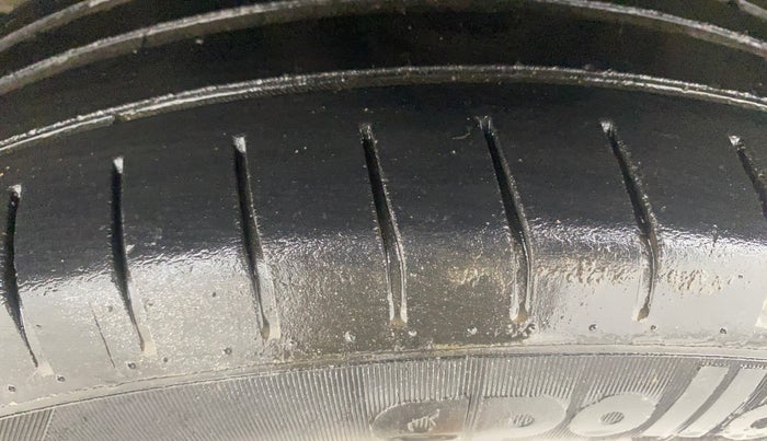 2022 Maruti Baleno ALPHA 1.2 AGS, Petrol, Automatic, 39,528 km, Left Front Tyre Tread