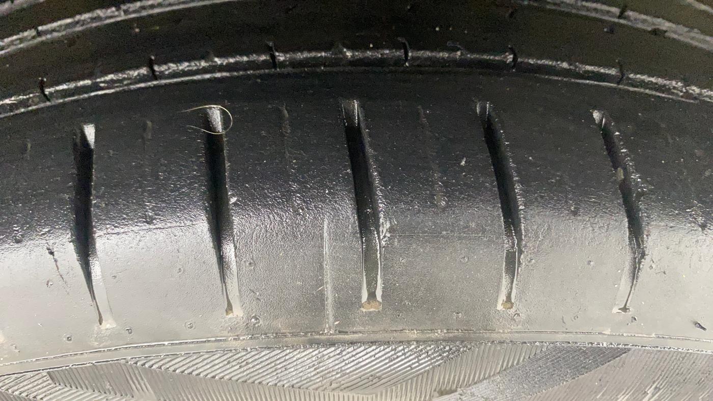 2022 Maruti Baleno ALPHA 1.2 AGS, Petrol, Automatic, 39,528 km, Right Front Tyre Tread