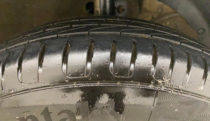 2020 Maruti Dzire VXI AMT, Petrol, Automatic, 99,162 km, Right Front Tyre Tread