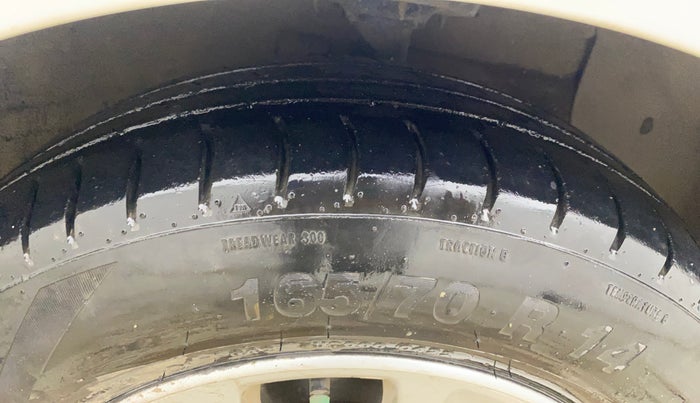 2013 Hyundai Grand i10 ASTA 1.1 CRDI, Diesel, Manual, 92,533 km, Right Front Tyre Tread