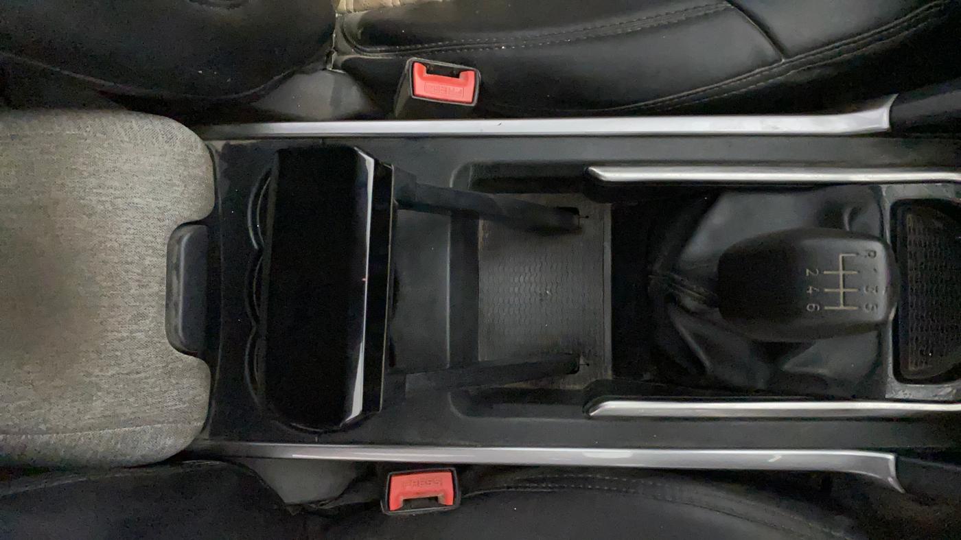 2024 Tata Safari PURE (O), Diesel, Manual, 68,201 km, Gear Lever