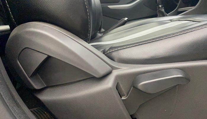 2017 Ford New Figo TITANIUM 1.2 PETROL MT, Petrol, Manual, 77,672 km, Driver Side Adjustment Panel