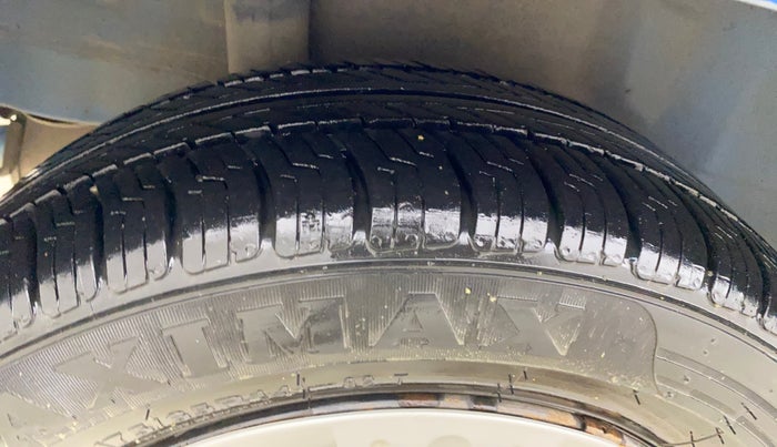 2013 Honda Brio S MT, Petrol, Manual, 63,427 km, Right Rear Tyre Tread