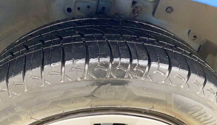 2013 Honda Brio S MT, Petrol, Manual, 63,427 km, Right Front Tyre Tread