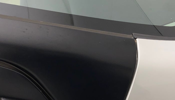 2017 Maruti Wagon R 1.0 VXI AMT, Petrol, Automatic, 69,849 km, Right A pillar - Slightly rusted
