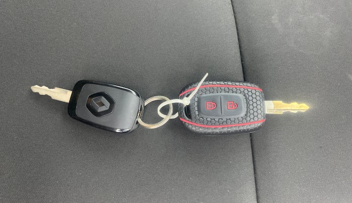 2022 Renault Kwid CLIMBER 1.0 AMT Dual Tone , Petrol, Automatic, 10,758 km, Key Close Up