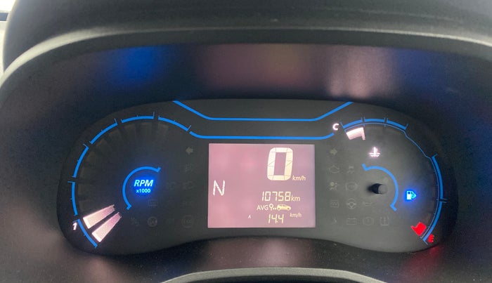 2022 Renault Kwid CLIMBER 1.0 AMT Dual Tone , Petrol, Automatic, 10,758 km, Odometer Image