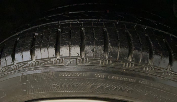 2014 Hyundai Grand i10 SPORTZ 1.2 KAPPA VTVT, Petrol, Manual, 21,804 km, Right Front Tyre Tread