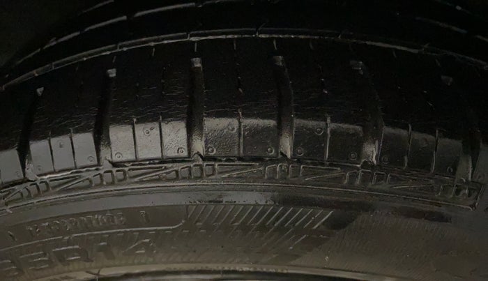 2014 Hyundai Grand i10 SPORTZ 1.2 KAPPA VTVT, Petrol, Manual, 21,804 km, Left Rear Tyre Tread