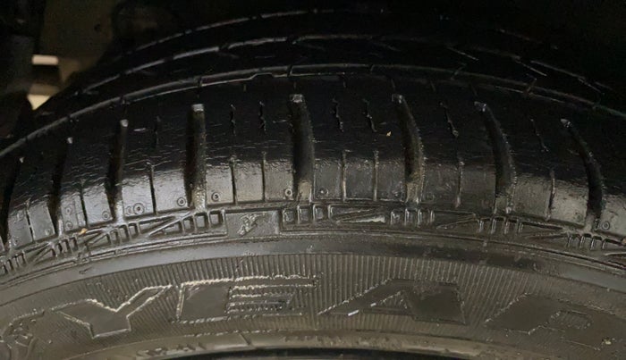 2014 Hyundai Grand i10 SPORTZ 1.2 KAPPA VTVT, Petrol, Manual, 21,804 km, Right Rear Tyre Tread