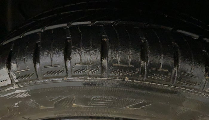 2014 Hyundai Grand i10 SPORTZ 1.2 KAPPA VTVT, Petrol, Manual, 21,804 km, Left Front Tyre Tread