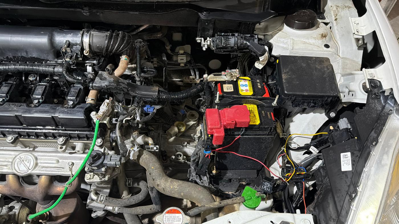 2023 Maruti Swift LXI, Petrol, Manual, 24,990 km, Engine View - Left