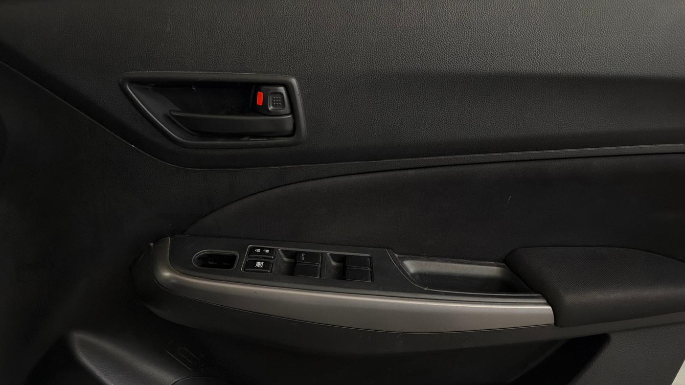 2023 Maruti Swift LXI, Petrol, Manual, 24,990 km, Driver Side Door Panels Control
