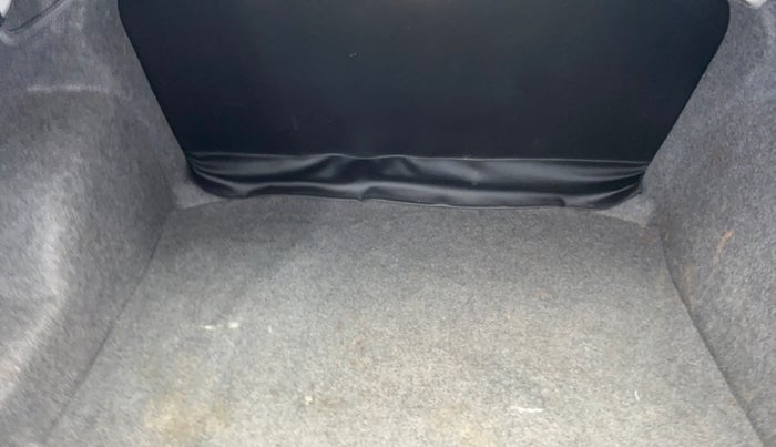 2017 Volkswagen Ameo TRENDLINE 1.2L, Petrol, Manual, 72,543 km, Boot Inside