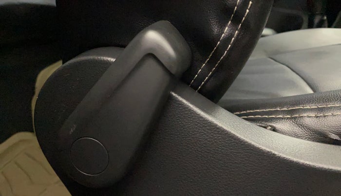 2017 Volkswagen Ameo TRENDLINE 1.2L, Petrol, Manual, 72,543 km, Driver Side Adjustment Panel