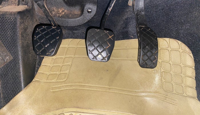 2017 Volkswagen Ameo TRENDLINE 1.2L, Petrol, Manual, 72,543 km, Pedals